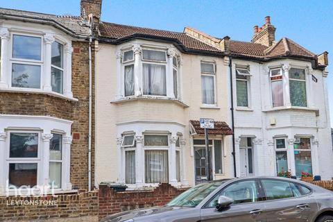 3 bed property, in Dagenham Road, £525,000