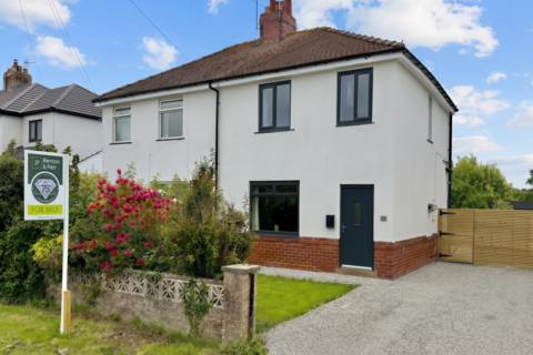 3 bed property, in Boston Spa ~ Grove Crescent, £340,000