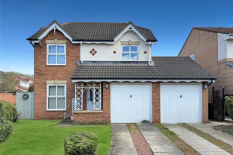 4 bed property, in Broadstone, £240,000