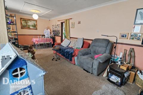 3 bed property, in Rhoslan, £140,000