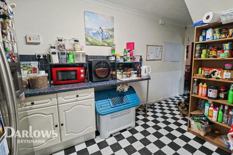 3 bed property, in Rhoslan, £140,000