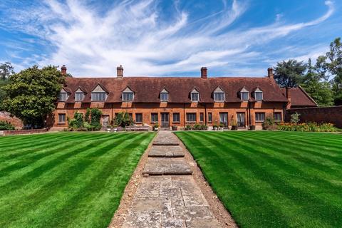 6 bed property, in Hallingbury Place, £1,750,000