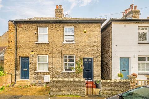 2 bed property, in Fairfield East, £475,000