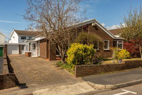 3 bed property, in Northlands Park, £425,000