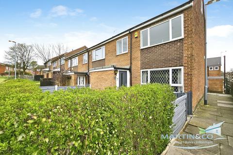 3 bed property, in Greengate Close, £160,000