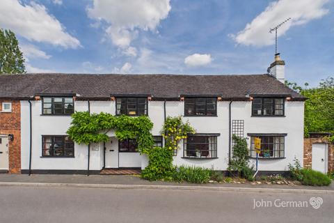 5 bed property, in Chapel Lane, £625,000