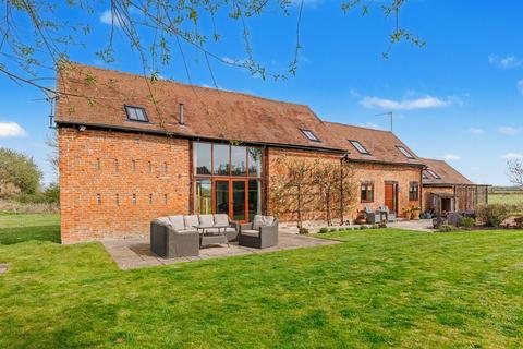 4 bed property, in Warwick CV35, £1,100,000