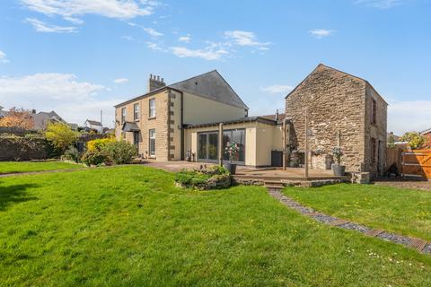 3 bed property, in Lansdown Walk, £600,000