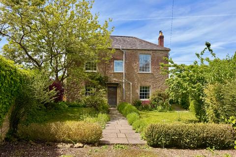 4 bed property, in Ansford Hill, £799,950