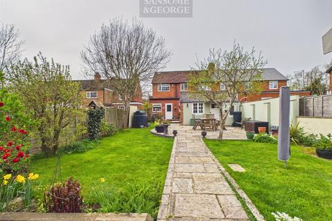 4 bed property, in Little London Road, £600,000