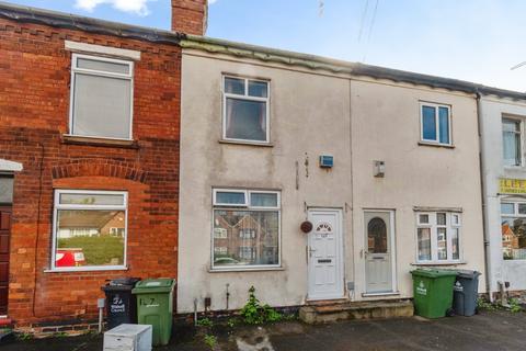 2 bed property, in Weston Street, £160,000