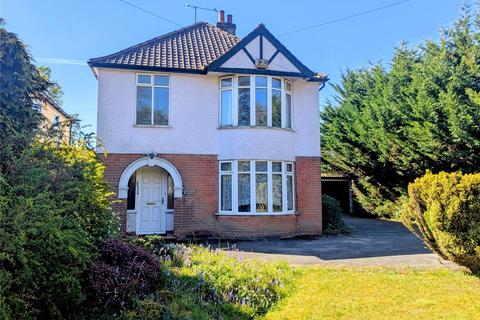 5 bed property, in Main Road, £500,000