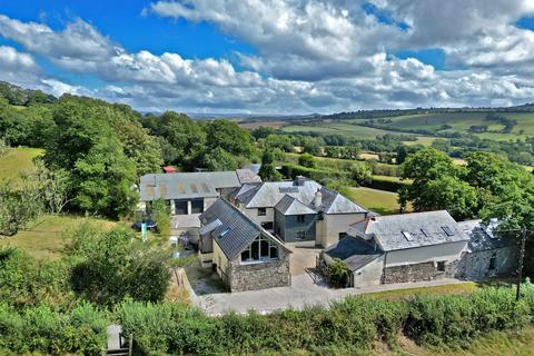 11 bed property, in Kelly, £1,800,000