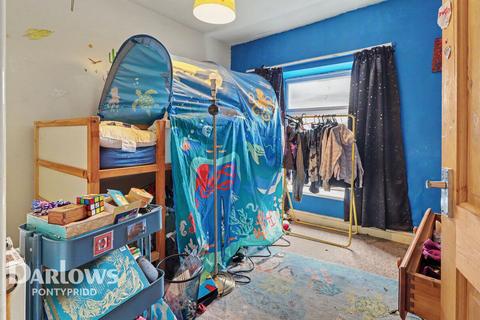 3 bed property, in Berw Road, £100,000