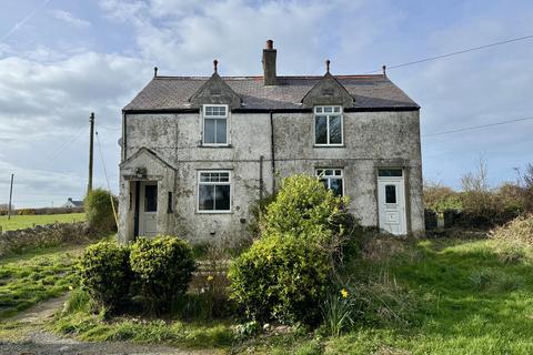 6 bed property, in Off A5025, £275,000