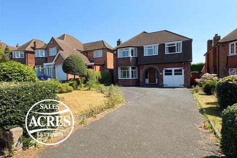 5 bed property, in Station Road, £625,000