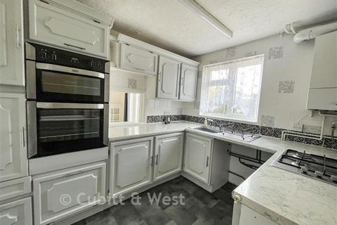 3 bed property, in Mitchell Road, £325,000