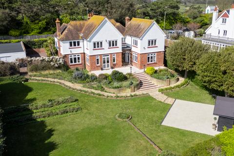 4 bed property, in Broadlands, £1,500,000