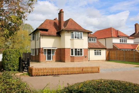 5 bed property, in Swangleys Lane, £1,350,000
