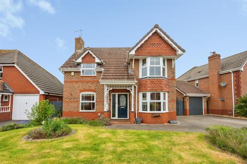 3 bed property, in Gawtree Way, £365,000
