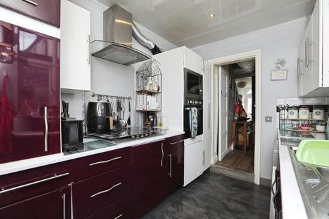 2 bed property, in Jeffery Street, £230,000