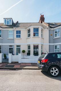 4 bed property, in Redoubt Road, £350,000