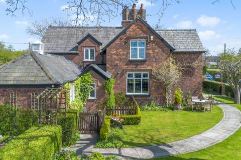 5 bed property, in Stretton Road, £770,000