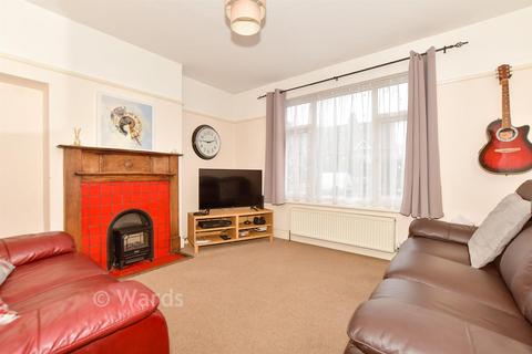 3 bed property, in Seabrook Road, £240,000