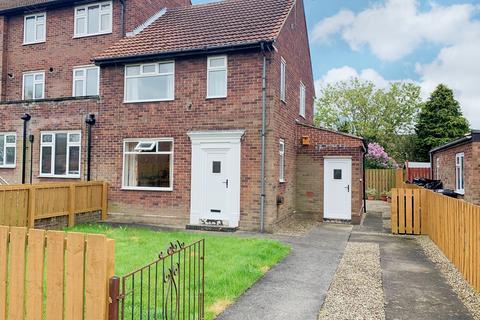 2 bed property, in Barkston Avenue, £200,000