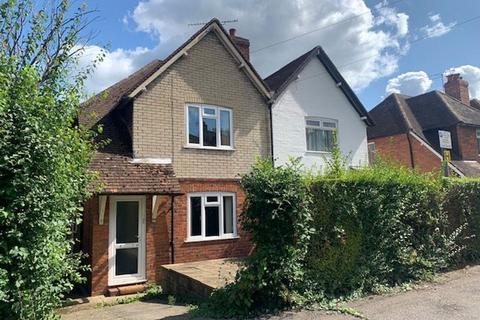 4 bed property, in Raymond Crescent, £475,000