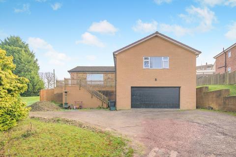 4 bed property, in Joyford Hill, £575,000