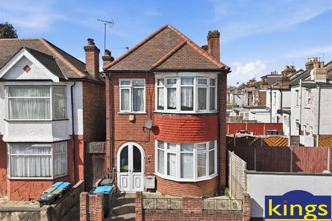3 bed property, in Middlesborough Road, £500,000