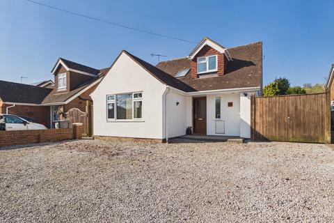 5 bed property, in Findon Road, £750,000