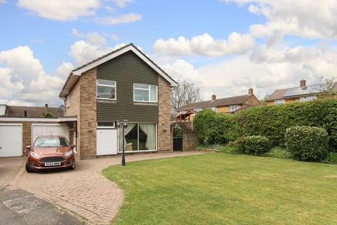 3 bed property, in Branksome Close, £550,000