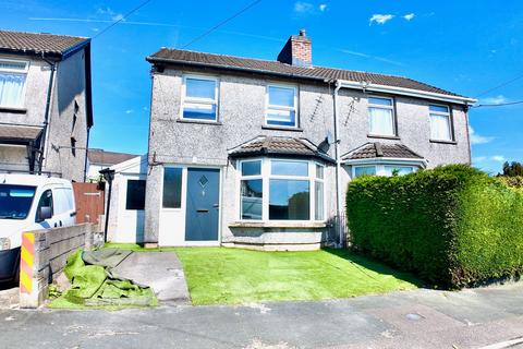 3 bed property, in Waunborfa Road, £155,000