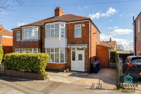 3 bed property, in Limes Way, £240,000