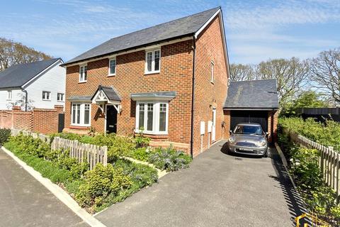 4 bed property, in Stowe Drive, £529,950