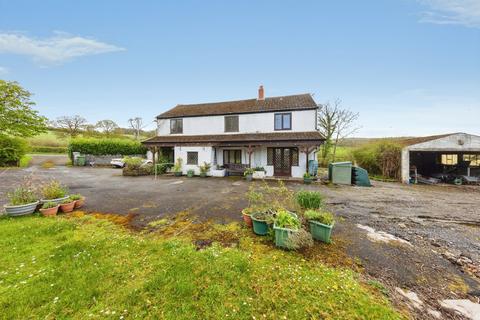 3 bed property, in Porthyrhyd, £375,000