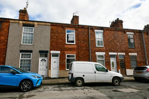 2 bed property, in Gordon Street, £85,000