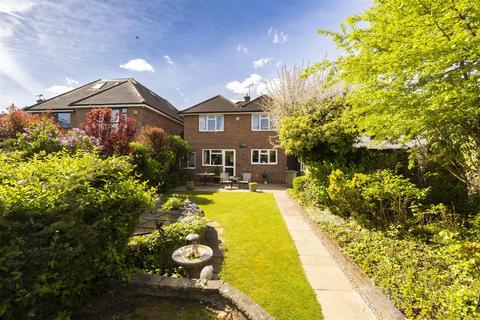 5 bed property, in Admirals Walk, £1,100,000