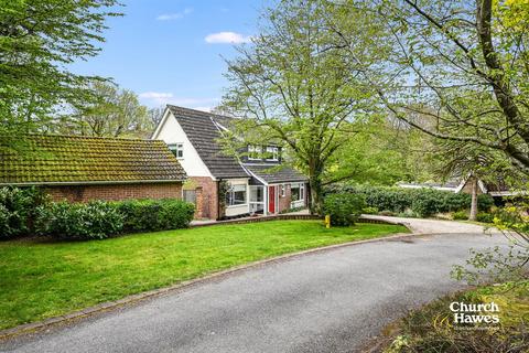 4 bed property, in Darcy Rise, £925,000