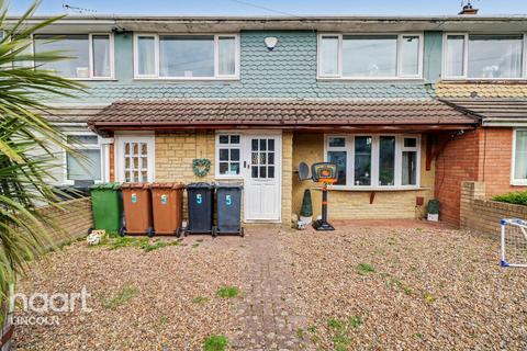 3 bed property, in Baywood Close, £170,000
