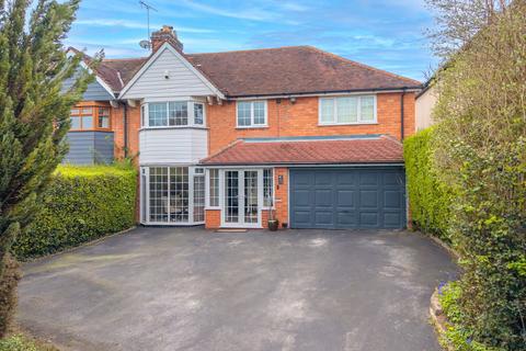 4 bed property, in Lowbrook Lane, £650,000