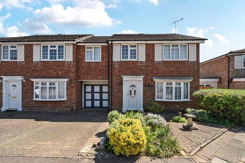 4 bed property, in Morris Close, £535,000