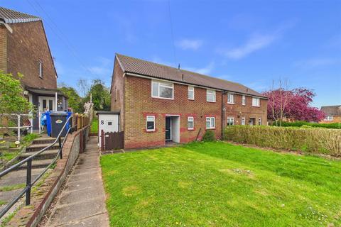 2 bed property, in Sandalwood Road, £95,000