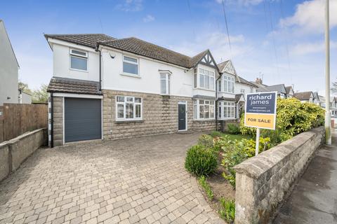 4 bed property, in Marlborough Road, £525,000