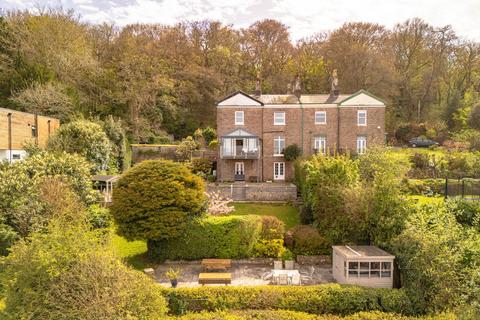 5 bed property, in Woodlands Road, £1,300,000