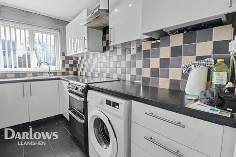 2 bed property, in Rhiwlas, £275,000