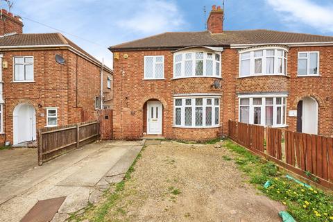 3 bed property, in Arundel Road, £160,000