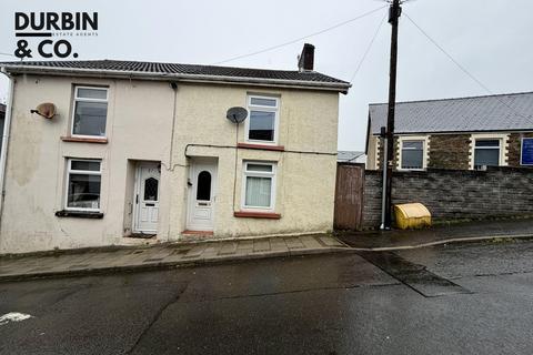 2 bed property, in Allen Street, £85,000